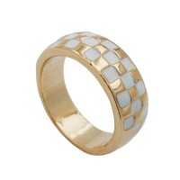 GALLAY Jewellery - Schmuck und Dekoration - Ring 8mm Schachbrettmuster weiß emailliert vergoldet Ringgröße 54